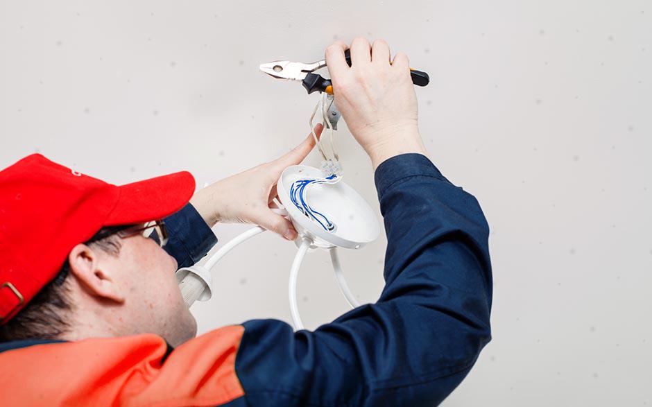 monteur électricien Compiègne